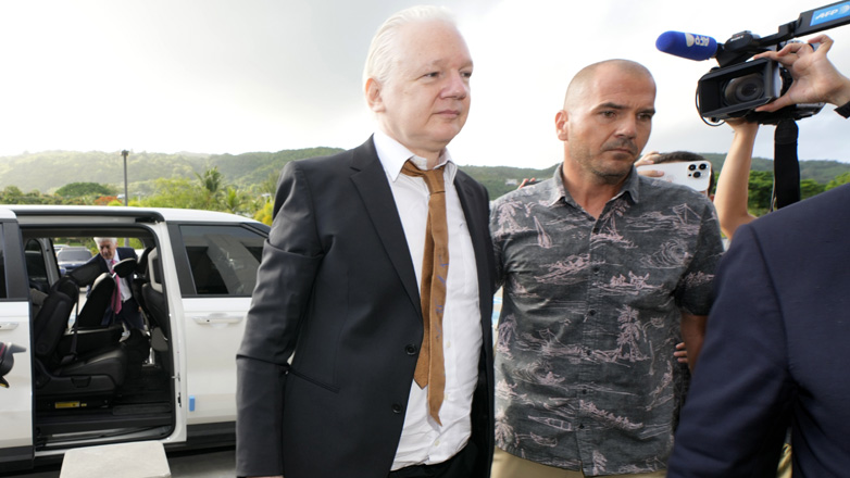 Τζούλιαν Ασάνζ: Επιστρέφει στην Αυστραλία ο ιδρυτής του WikiLeaks