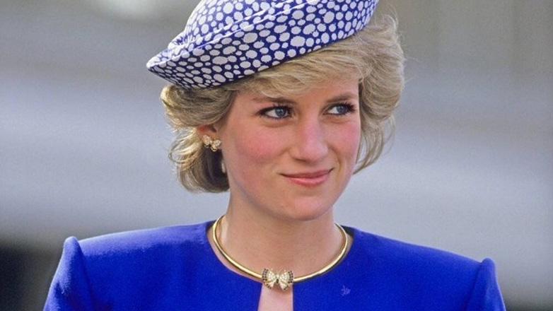 Καλιφόρνια: Σε δημοπρασία δύο φορέματα της πριγκίπισσας Νταϊάνα