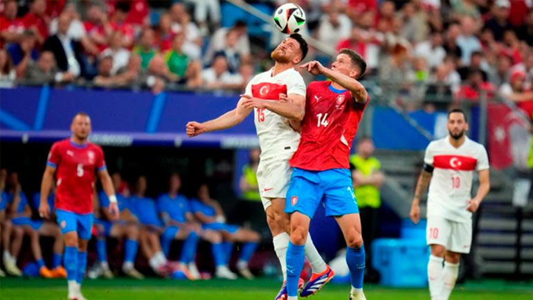 Στους «16» η Τουρκία, 2-1 την Τσεχία