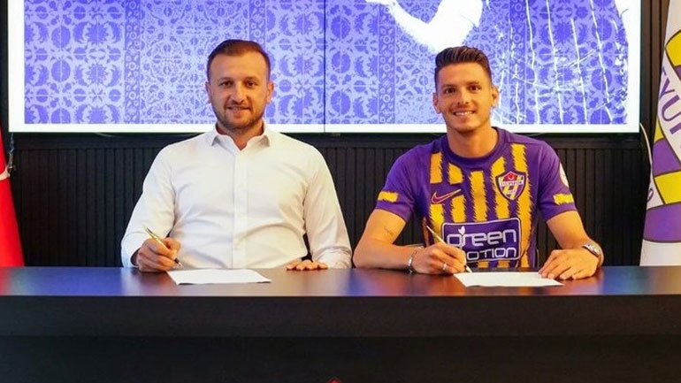 Στην Εγιούπσπορ ο Χατζηγιοβάνης