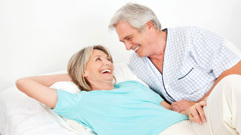 Πώς οι σχετιζόμενες με την ηλικία σεξουαλικές πεποιθήσεις επηρεάζουν τη σεξουαλική υγεία των ηλικιωμένων ενηλίκων