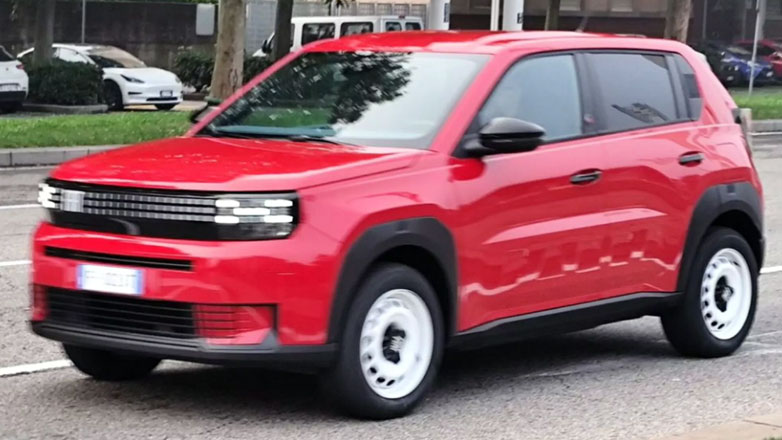Ο φακός «έπιασε» το νέο Fiat Grande Panda να κυκλοφορεί στην έκδοση RED, πριν το λανσάρισμα του