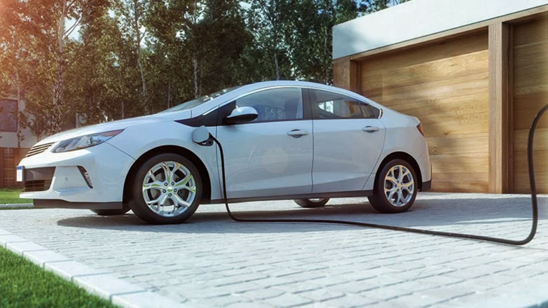 Έρευνα: Οι μισοί κάτοχοι ηλεκτρικού Ι.Χ. θέλουν να επιστρέψουν στη βενζίνη – Ποιος ο κυριότερος λόγος;