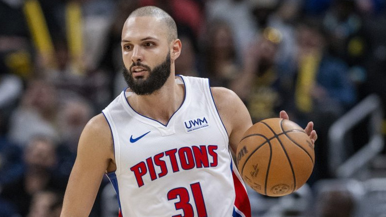 «Μένει ελεύθερος ο Φουρνιέ και εξετάζει σοβαρά προτάσεις από την Euroleague»