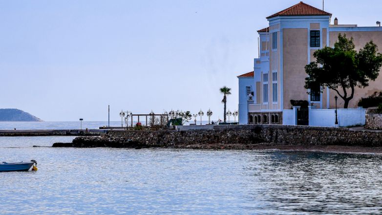 Συναγερμός στις Σπέτσες: Βρέθηκε νεκρός 44χρονος Άγγλος στο Παλιό Λιμάνι