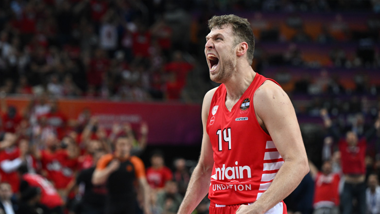 «Κοντά στον Ολυμπιακό ο Βεζένκοφ» γράφει το «Sportando»