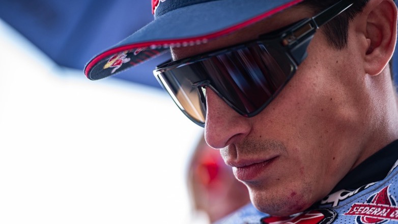 MotoGP Assen: O Marc Marquez τιμωρήθηκε με 16” επιπλέον χρόνο και πάει 10ος