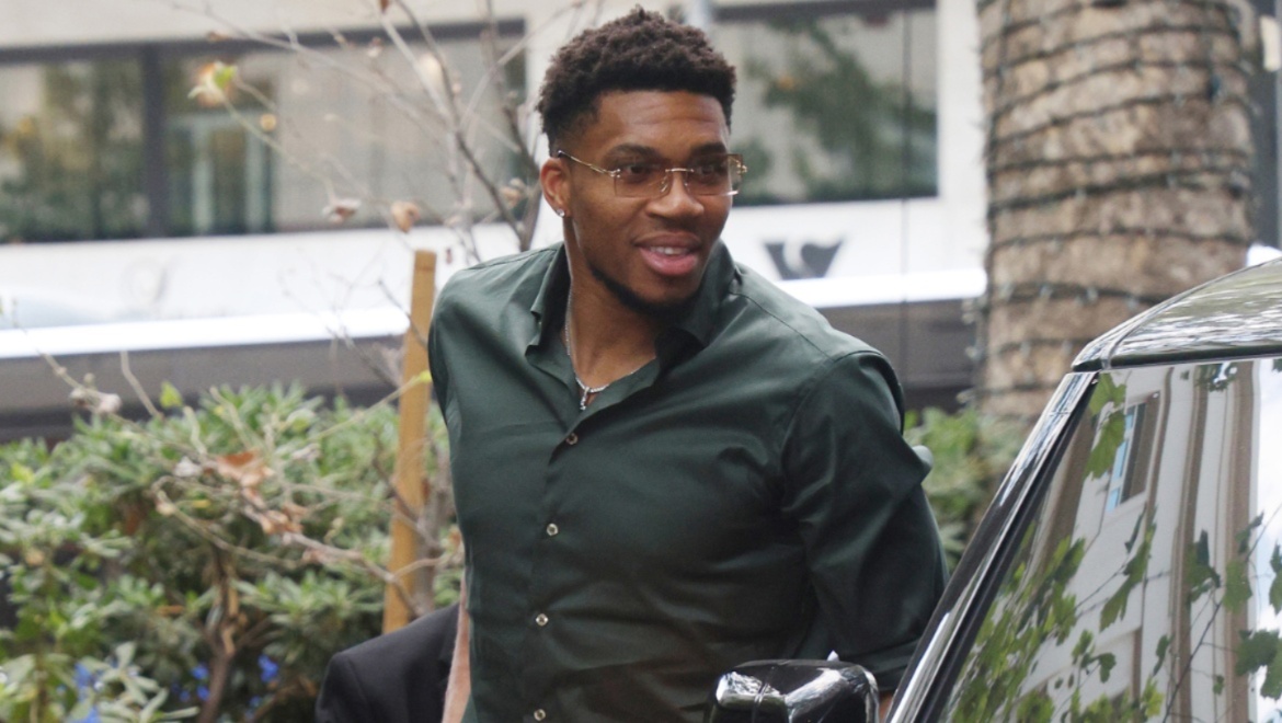 Γιάννης Αντετοκούνμπο: Διέψευσε τον γάμο του με την Mariah Riddlesprigger – «Ποιος παντρεύεται;»