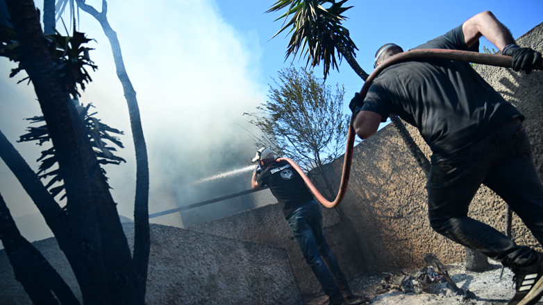 Πυρκαγιά στην Κερατέα: Συνεχίζεται η μάχη με τις φλόγες υπό τον φόβο αναζωπυρώσεων Πυρκαγιά στην Κερατέα: Συνεχίζεται η μάχη με τις φλόγες υπό τον φόβο αναζωπυρώσεων