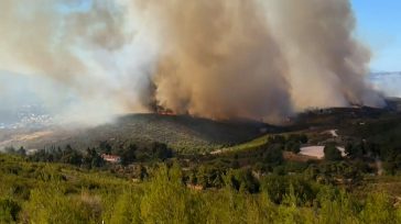 Χωρίς ενεργό μέτωπο η φωτιά στη Σταμάτα – Σε επιφυλακή παραμένουν οι δυνάμεις της Πυροσβεστικής