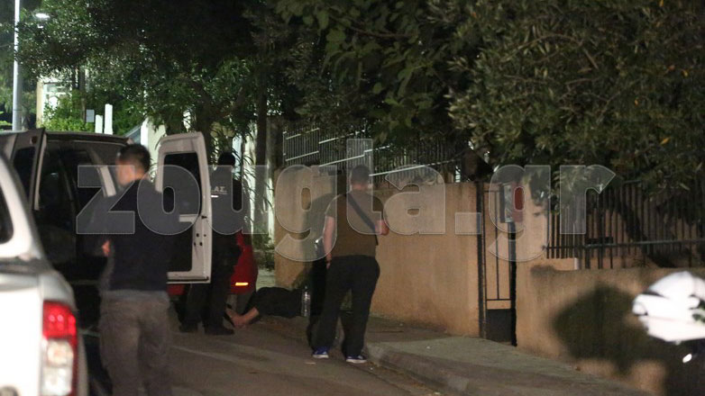 Θρίλερ στα Λιόσια με απανθρακωμένο πτώμα σε αυλή σπιτιού