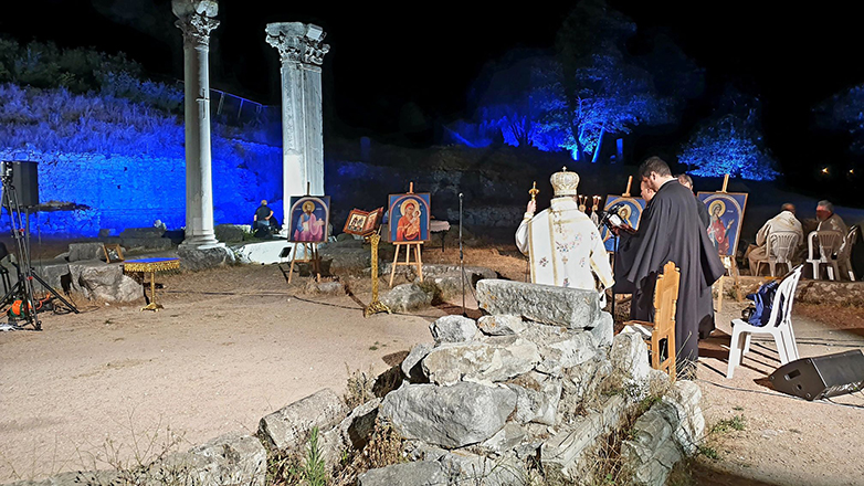 Αγρυπνία στη Βασιλική Α’ των Φιλίππων για την εορτή του Απόστολου των Εθνών Παύλου – Εντυπωσιακές εικόνες μέσα στα αρχαία