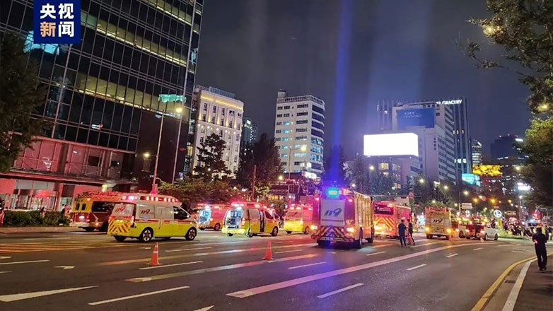 Τουλάχιστον εννέα νεκροί στη Σεούλ όταν αυτοκίνητο έπεσε πάνω στο πλήθος