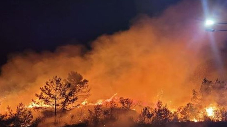 Ολονύχτια μάχη με τις φλόγες σε Κω και Χίο