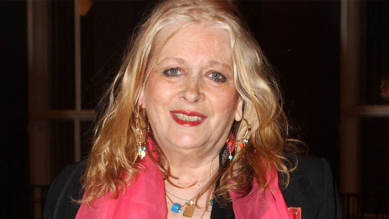 Νόρα Βαλσάμη για την παραμονή της στο νοσοκομείο: «Πονάω πολύ, περιμένω να με χειρουργήσουν»