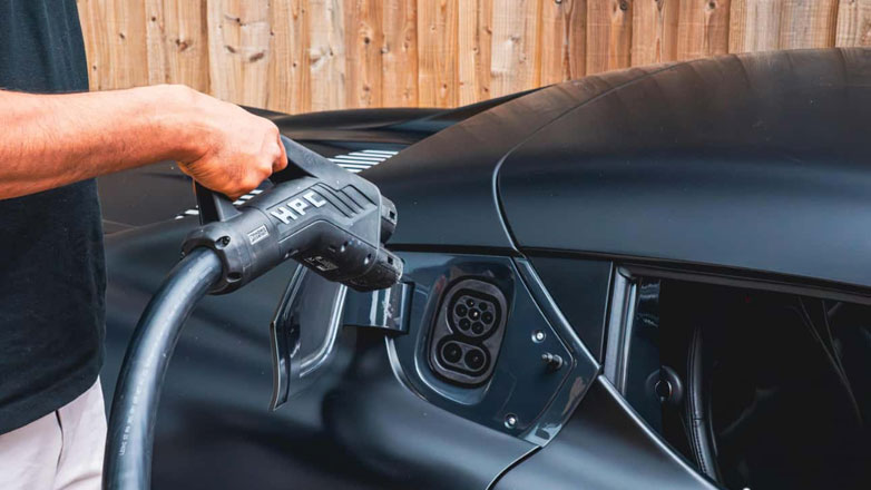 Αυτό είναι το ηλεκτρικό Ι.Χ. που φορτίζει σε 5 λεπτά