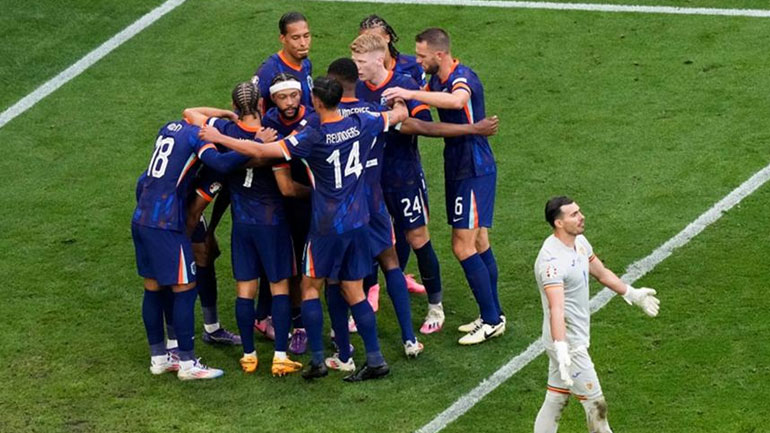 Στα προημιτελικά η Ολλανδία, 3-0 την Ρουμανία