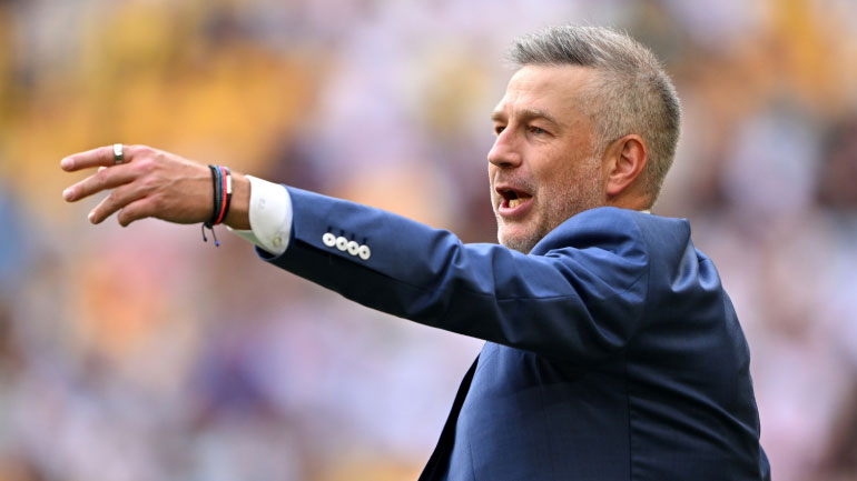 Ρουμανία: Ανοιχτό άφησε το ενδεχόμενο αποχώρησης ο Έντι Ιορντανέσκου