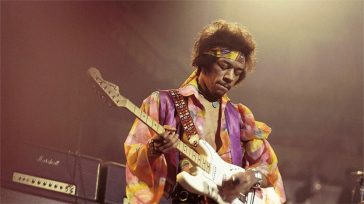 Βιβλίο με αυτόγραφο του Τζίμι Χέντριξ πωλήθηκε σε δημοπρασία