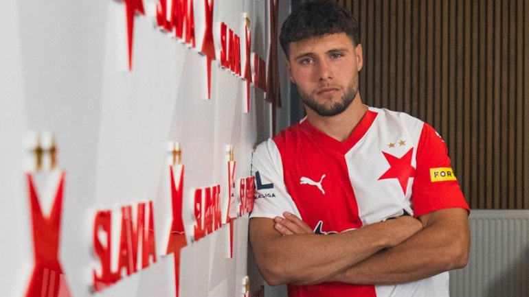 Στη Σλάβια Πράγας ο Μπότος