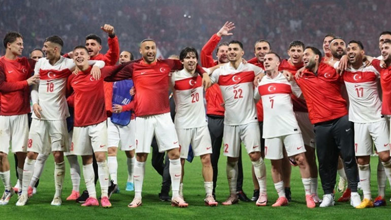 Euro 2024: Εμπνευσμένη από το 2008 η «λαμπερή» φουρνιά της Τουρκίας