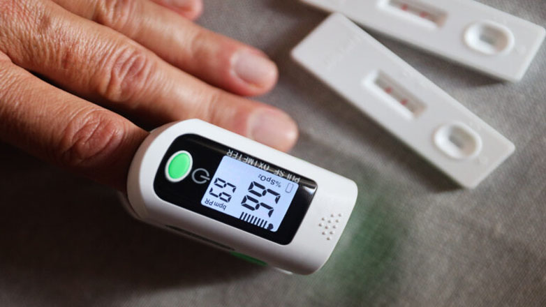 Covid 19: «Καλπάζει» με 22 νεκρούς και 472 εισαγωγές