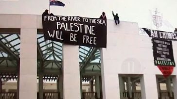 Αυστραλία: Διαδηλωτές κρέμασαν πανό υπέρ της Παλαιστίνης στην οροφή του κοινοβουλίου