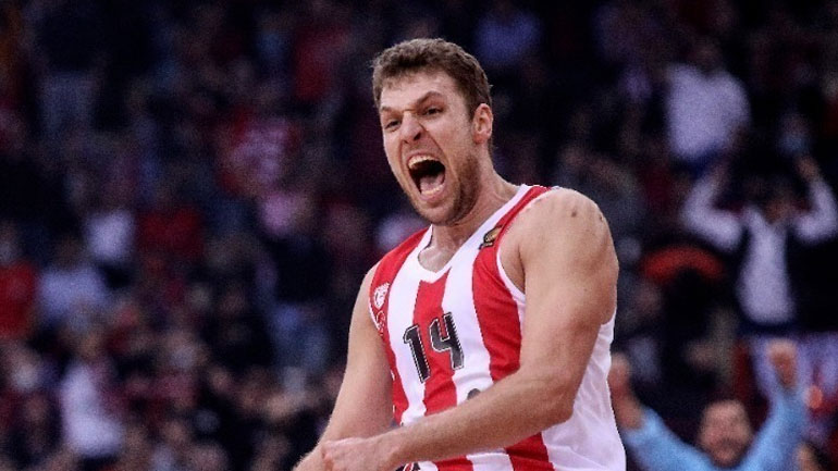 Ο Βεζένκοφ ενημέρωσε τους Ράπτορς πως θέλει να επιστρέψει στον Ολυμπιακό