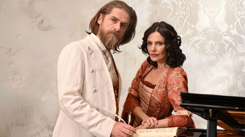 «Ποιητές του ονείρου»: Ο Δημήτρης Λάλος και η Μαριλίτα Λαμπροπούλου στο Ηρώδειο