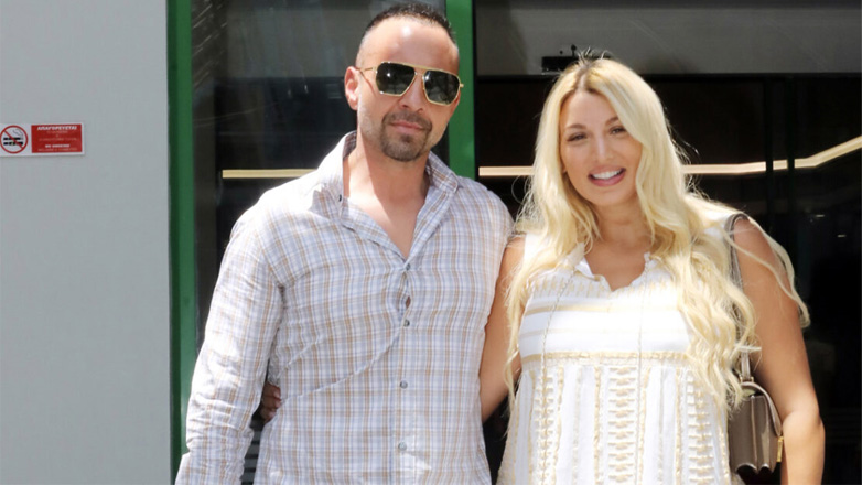 Κωνσταντίνα Σπυροπούλου: Εξιτήριο από το μαιευτήριο με τον Βασίλη Σταθοκωστόπουλο και τον νεογέννητο γιο τους