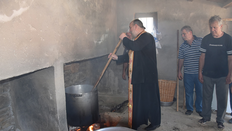 Το πανηγύρι των αγίων Αναργύρων στην Ίμβρο – Αναβίωσε το έθιμο του «κουρμπανιού»