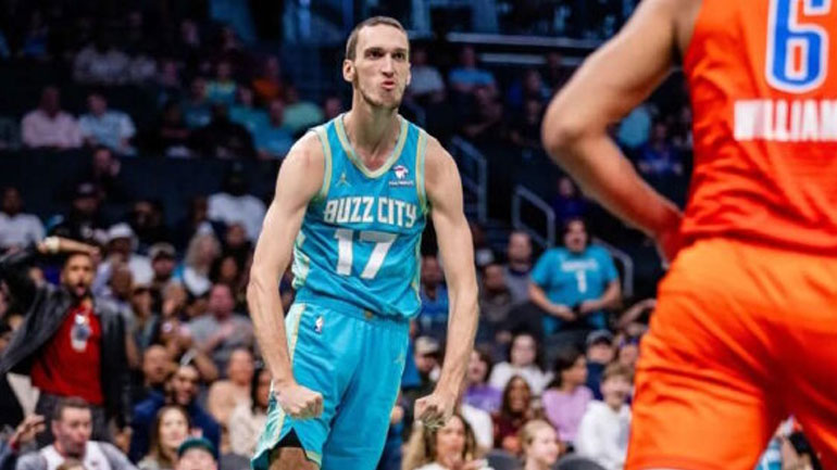 ΝΒΑ: Παρελθόν από τους Χόρνετς ο Ποκουσέφσκι