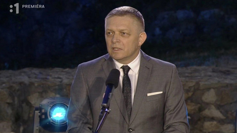 Πρώτη δημόσια εμφάνιση για τον πρωθυπουργό Φίτσο μετά την απόπειρα δολοφονίας του