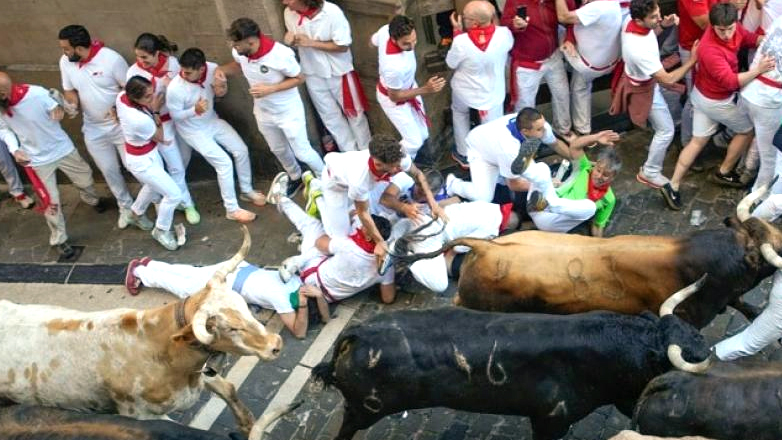 Έξι τραυματίες από τις ταυροδρομίες στην Παμπλόνα της Ισπανίας