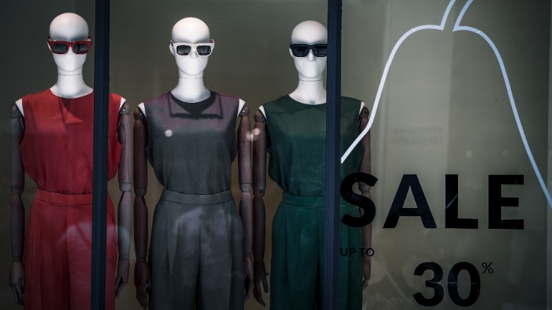 Ξεκινούν τη Δευτέρα οι εκπτώσεις