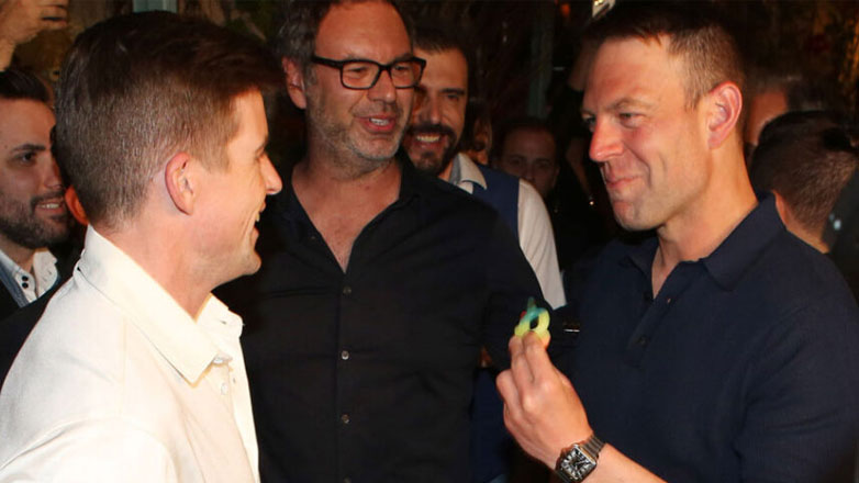 Στέφανος Κασσελάκης για τη γνωριμία με τον Tyler McBeth: «Γνωριστήκαμε λίγους μήνες πριν τα lockdown»