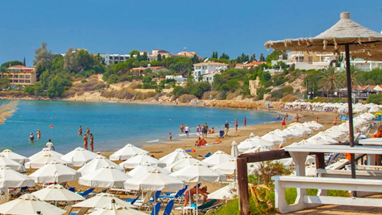 Beach Bar: Σφραγίσματα επιχειρήσεων και πρόστιμα άνω των 350.000 ευρώ
