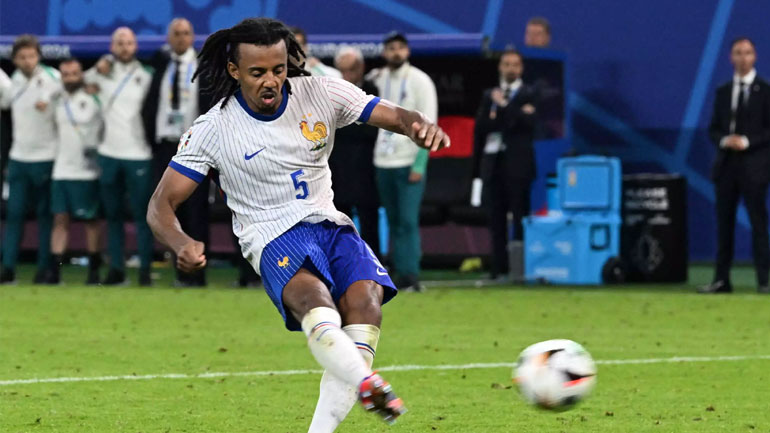 Ο Κουντέ δηλώνει ανακουφισμένος από τα αποτελέσματα των εκλογών στην Γαλλία