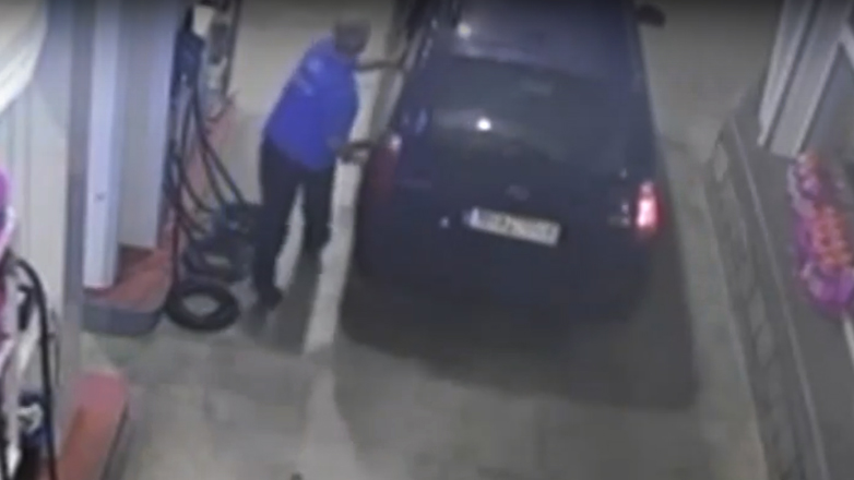 Η στιγμή που 24χρονος φεύγει από βενζινάδικο χωρίς να πληρώσει – Τραυματίστηκε ο υπάλληλος Η στιγμή που 24χρονος φεύγει από βενζινάδικο χωρίς να πληρώσει – Τραυματίστηκε ο υπάλληλος