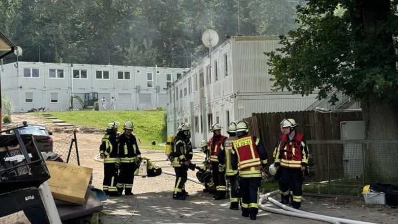 Νεκρός και τρεις τραυματίες από πυρκαγιά σε κέντρο προσφύγων στη Γερμανία