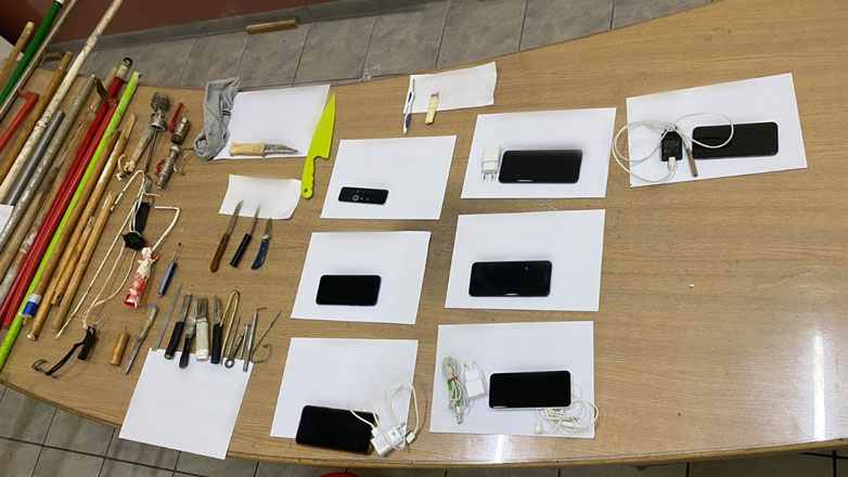 Έφοδος στις φυλακές Κορυδαλλού – Βρέθηκαν μαχαίρια, κοντάρια και κινητά