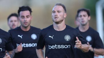 Από τον ΟΦΗ στη Νίζνι ο Γκλάζερ