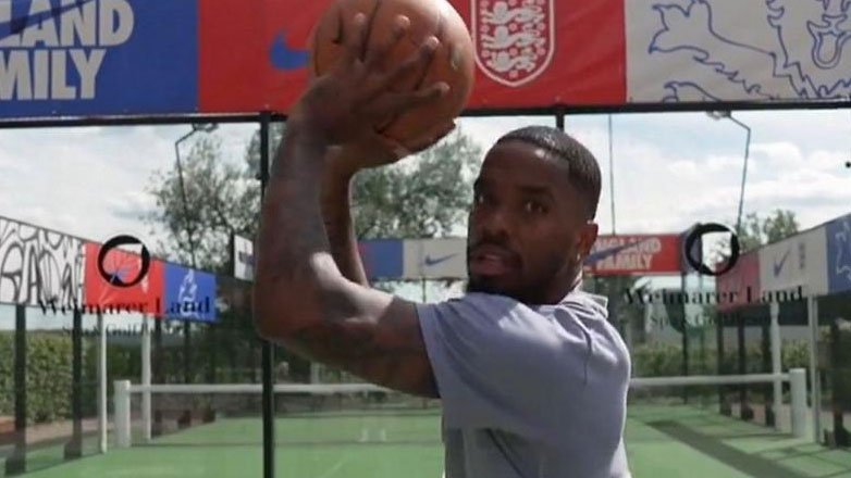 Euro 2024: Ο Τόνεϊ σκοράρει στα πάντα χωρίς να βλέπει!