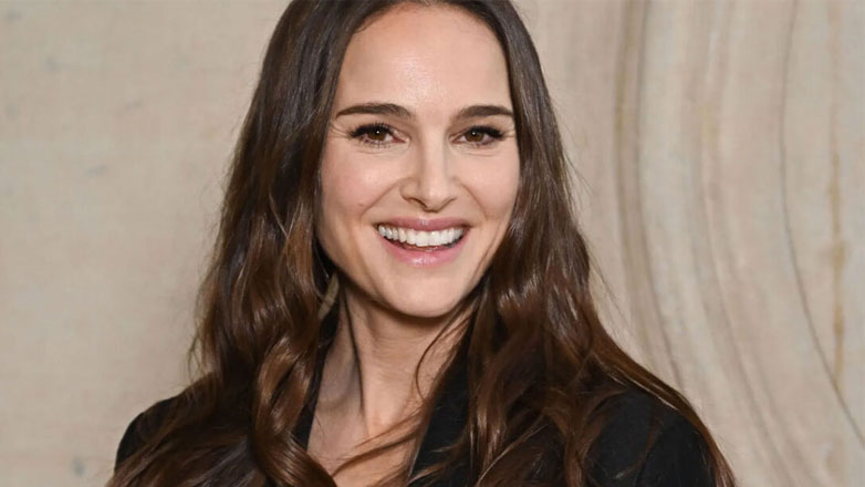 Στη Μύκονο η Natalie Portman – Η φωτογραφία με drag queen