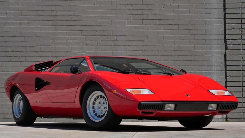Πωλητήριο στην Lamborghini Countach διάσημου τραγουδιστή – Οι προσφορές είναι ήδη στα 500.000 ευρώ