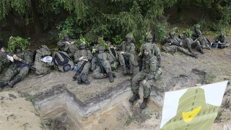 Η Πολωνία πρέπει να προετοιμάσει τον στρατό της για μια σύγκρουση πλήρους κλίμακας, λέει ο αρχηγός του στρατού