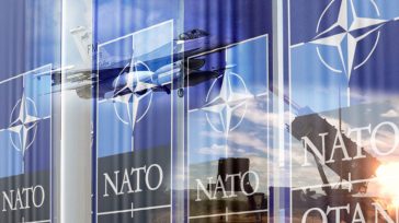 Το NATO ενισχύει την υποστήριξή του στην Ουκρανία