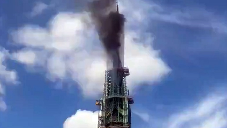 Περιόρισαν τη φωτιά στον εμβληματικό ναό της Ρουέν στη Γαλλία