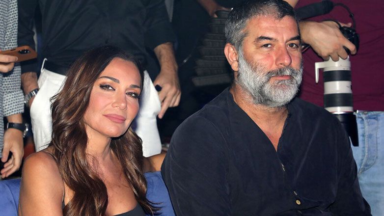 Ο Βασίλης Μπισμπίκης στη μεγάλη συναυλία της Δέσποινας Βανδή στην Αθήνα – Βίντεο