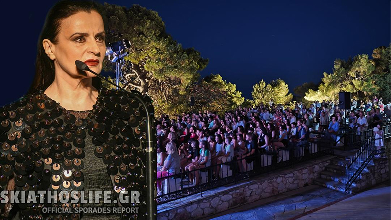 Συγκλονιστική η Καρυοφυλλιά Καραμπέτη ως Μήδεια στο κατάμεστο ανοιχτό Δημοτικό Θέατρο Σκιάθου